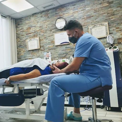 Osteopatía clínica y tratamiento cervical en FISIOST Madrid